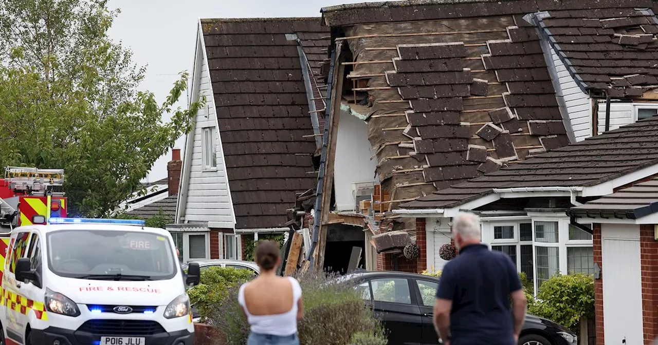 Dad-of-two dies a week after blast tears through house in Lancashire