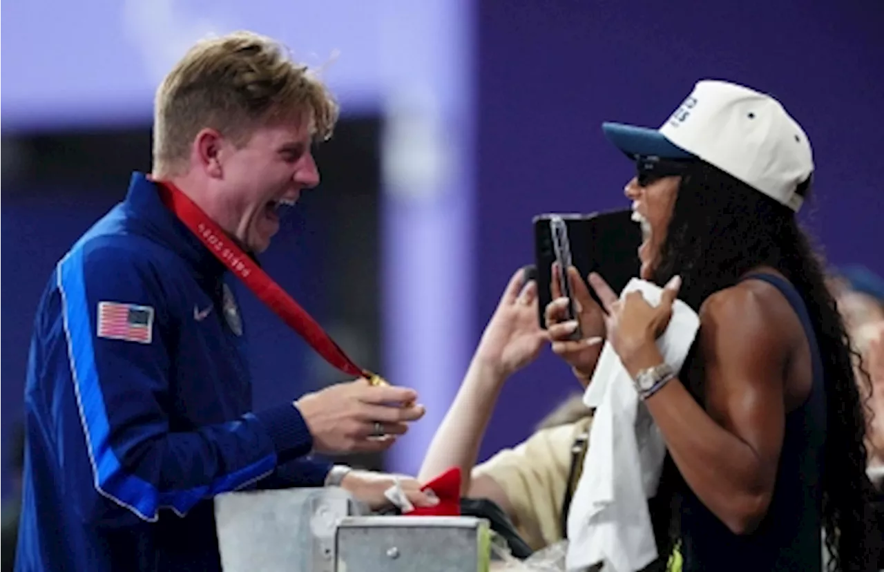 One for you, one for me: Hunter Woodhall wins first Paralympic sprint gold, matching wife Tara’s Olympic gold