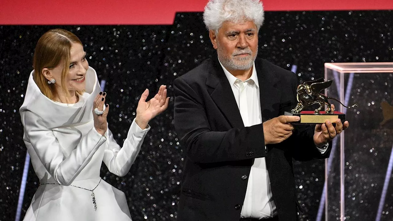 Venezia 81, Pedro Almodovar vince il Leone d'oro