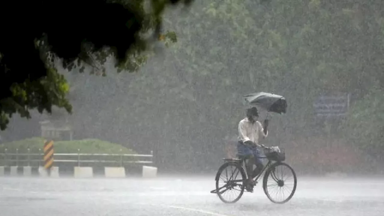 Weather Update: आंध्र प्रदेश समेत इन राज्यों में भारी बारिश की चेतावनी, जानें दिल्ली के मौसम का हाल