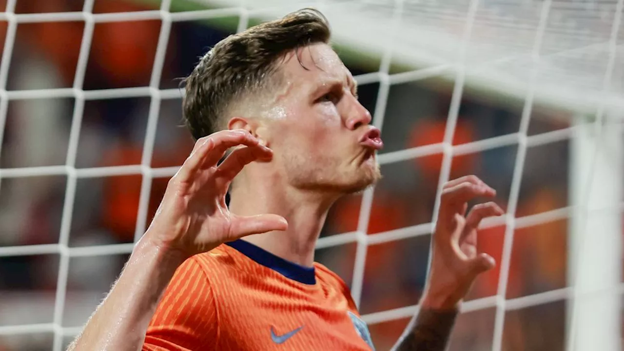 Weghorst en Simons maken er grote zege van (5-2) • Memphis na afloop in kleedkamer Oranje