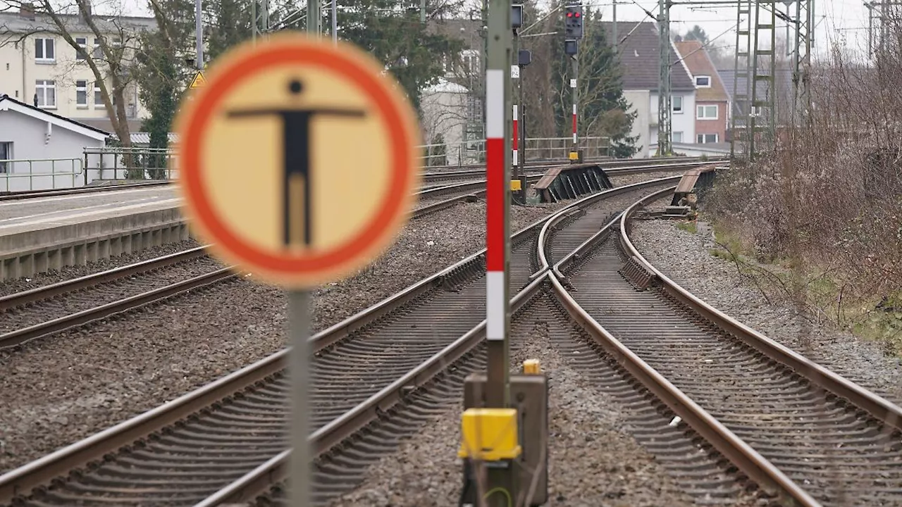 Hamburg & Schleswig-Holstein: Nach E-Bus-Brand - Zugverkehr bis Sonntag eingeschränkt