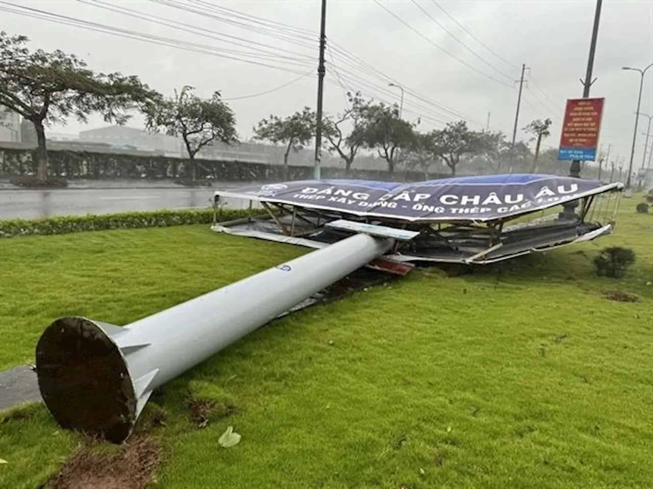 Typhoon Yagi makes landfall in Quang Ninh and Hai Phong