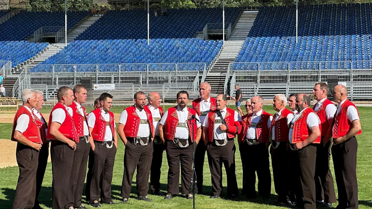 Eidgenössisches Jubiläumsschwingfest in Appenzell: Heimelige Töne in der Schwingarena +++ Gute Stimmung auf dem Festgelände