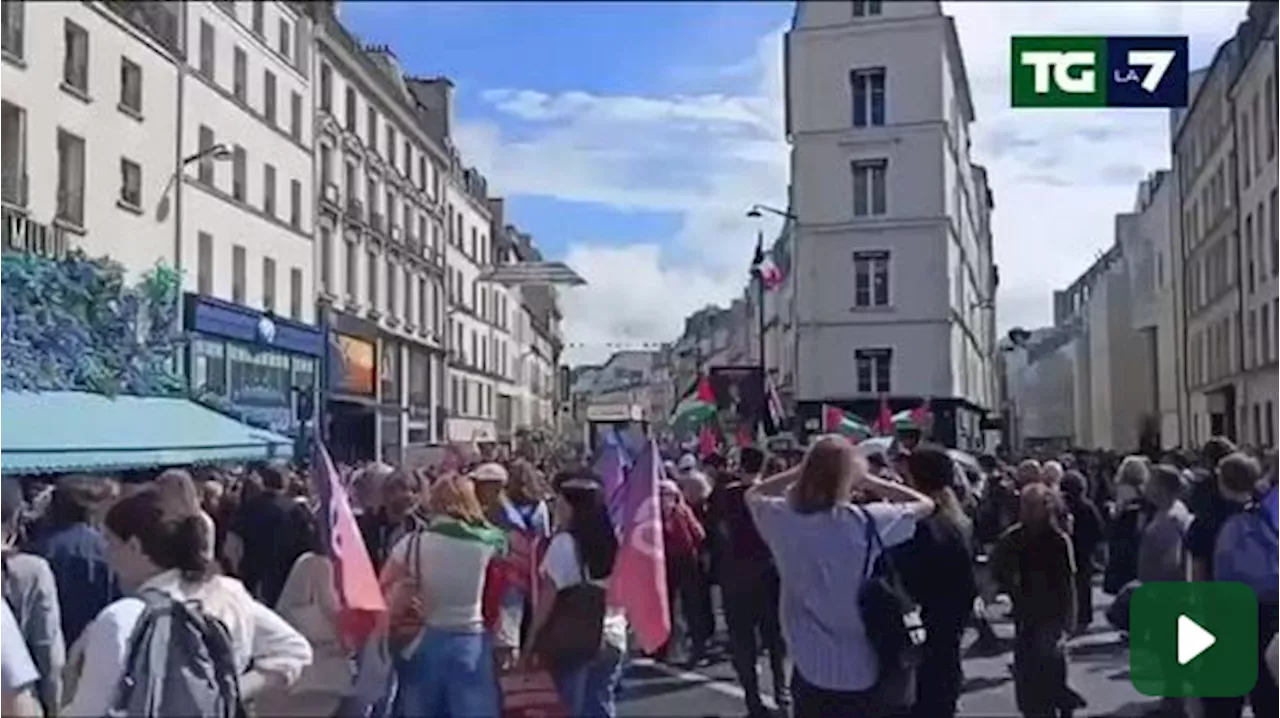 Francia, la sinistra in piazza contro Macron: oltre 150 manifestazioni in tutto il Paese