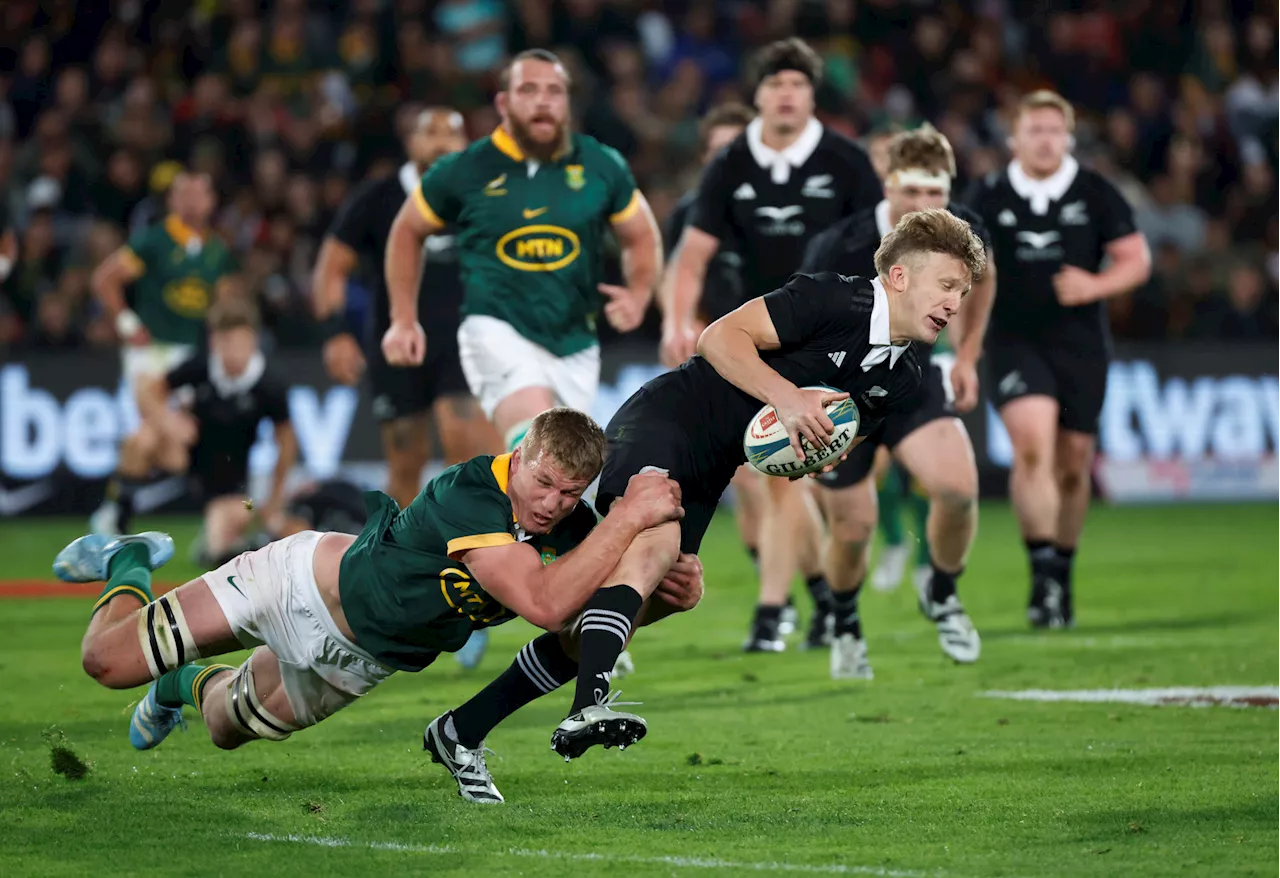 WATCH: Damian McKenzie misses crucial kick as All Blacks lose in Cape Town