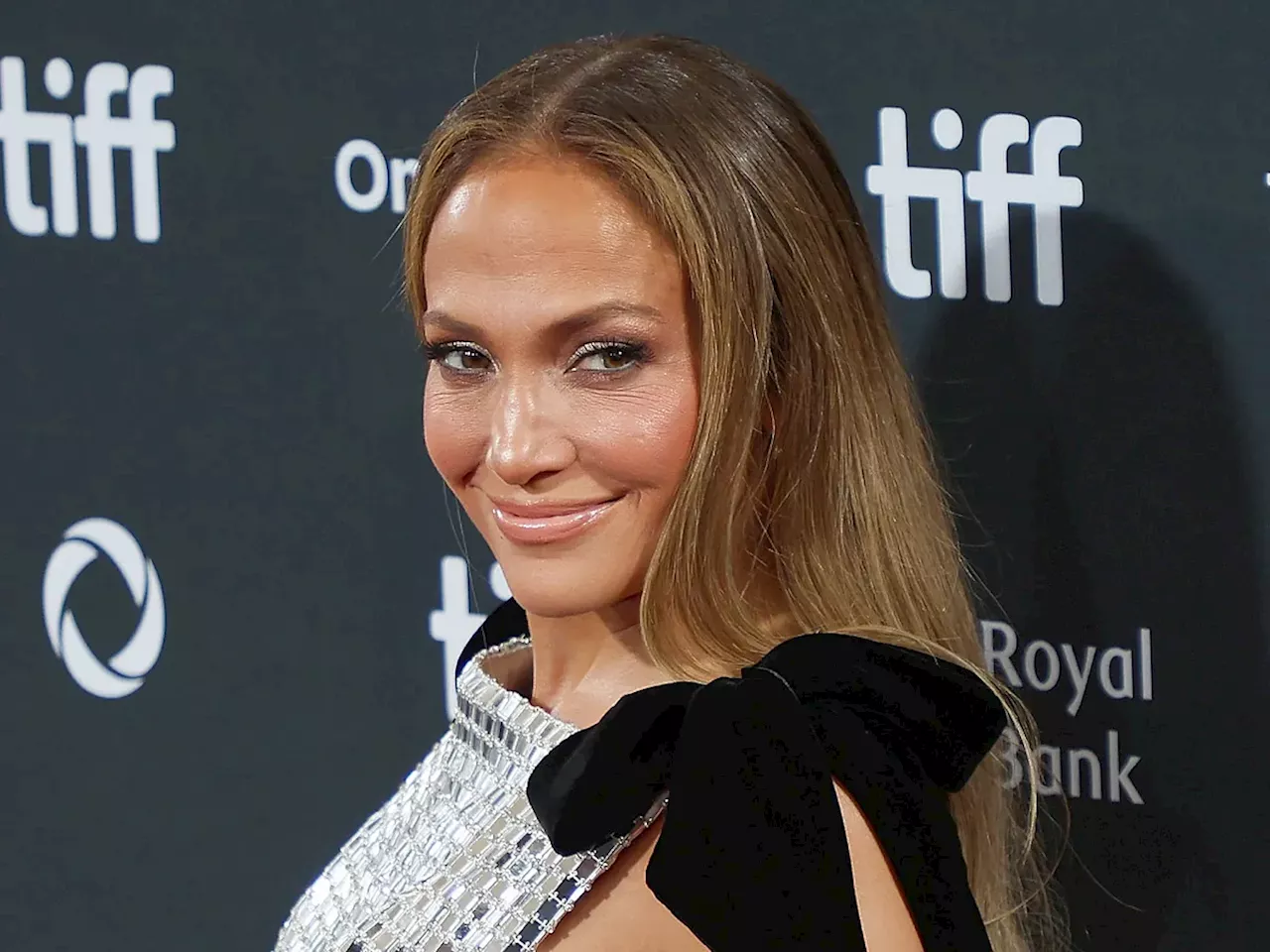 Jennifer Lopez luce superexplosiva con su vestido de la venganza tras separarse de Ben Affleck