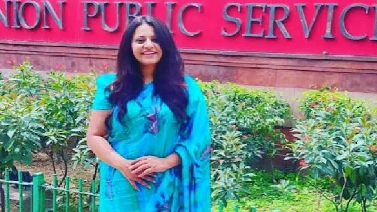 पूजा खेडकर विवाद के बाद रडार पर 30 से अधिक अफसर, UPSC ने भेजी शिकायतें