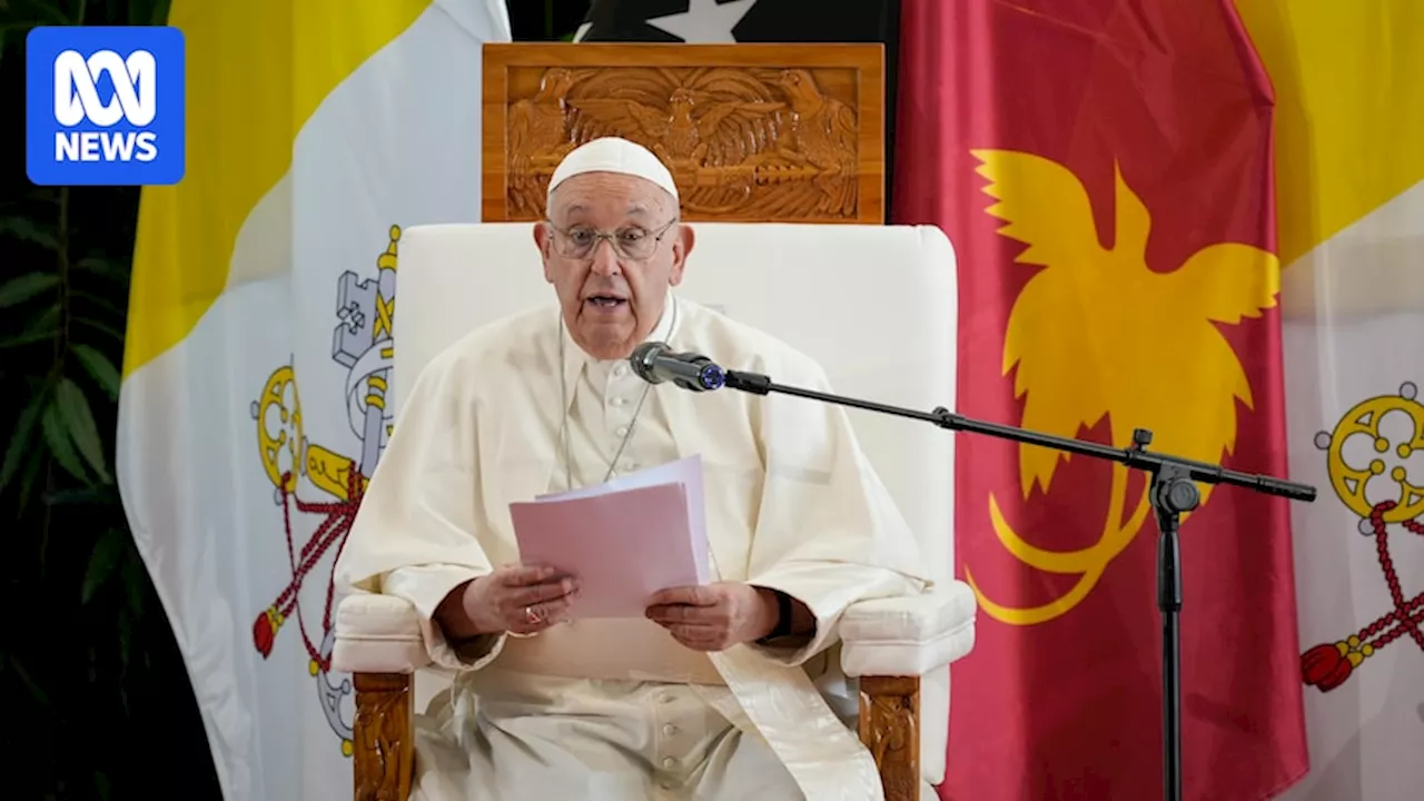 Thousands gather for 'once-in-a-lifetime' experience of holy mass with Pope Francis in Papua New Guinea