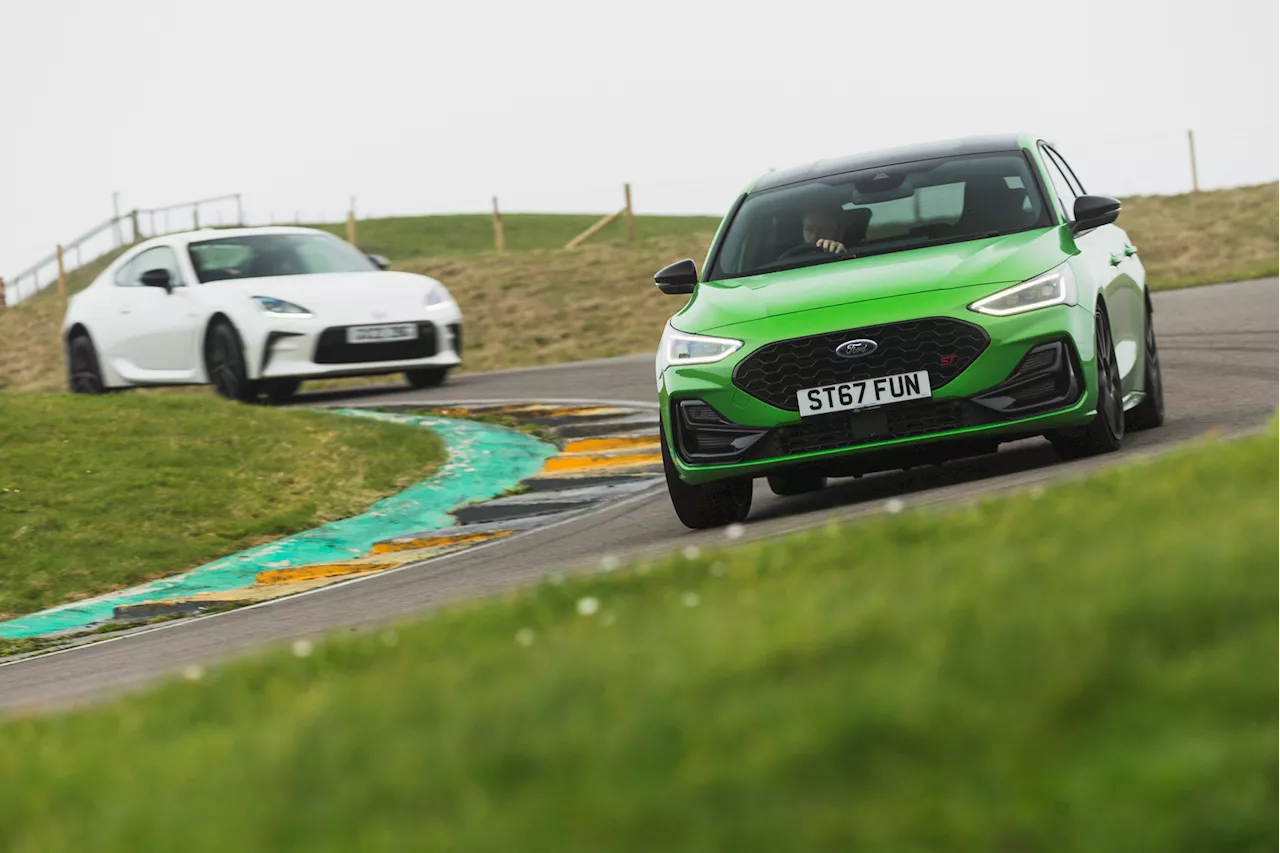 Ford Focus ST Track Pack vs Toyota GR86 track battle