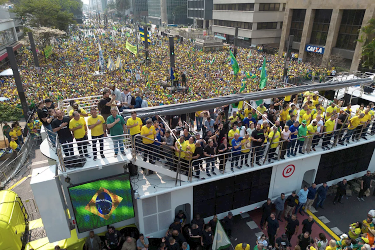 Bolsonaro supporters rally against X ban, accuse judiciary of political persecution | Eléonore Hughes & Gabriela Sá Pessoa / Associated Press