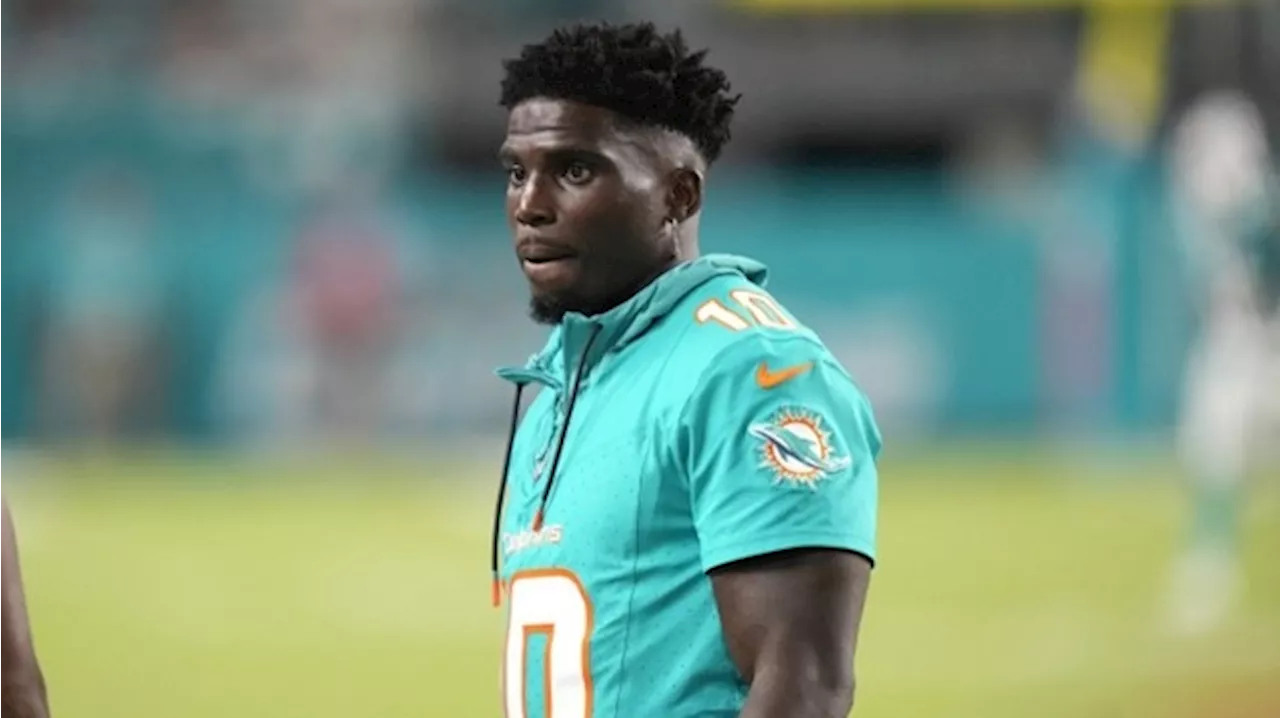 Tyreek Hill is briefly detained for a traffic violation ahead of Dolphins' game