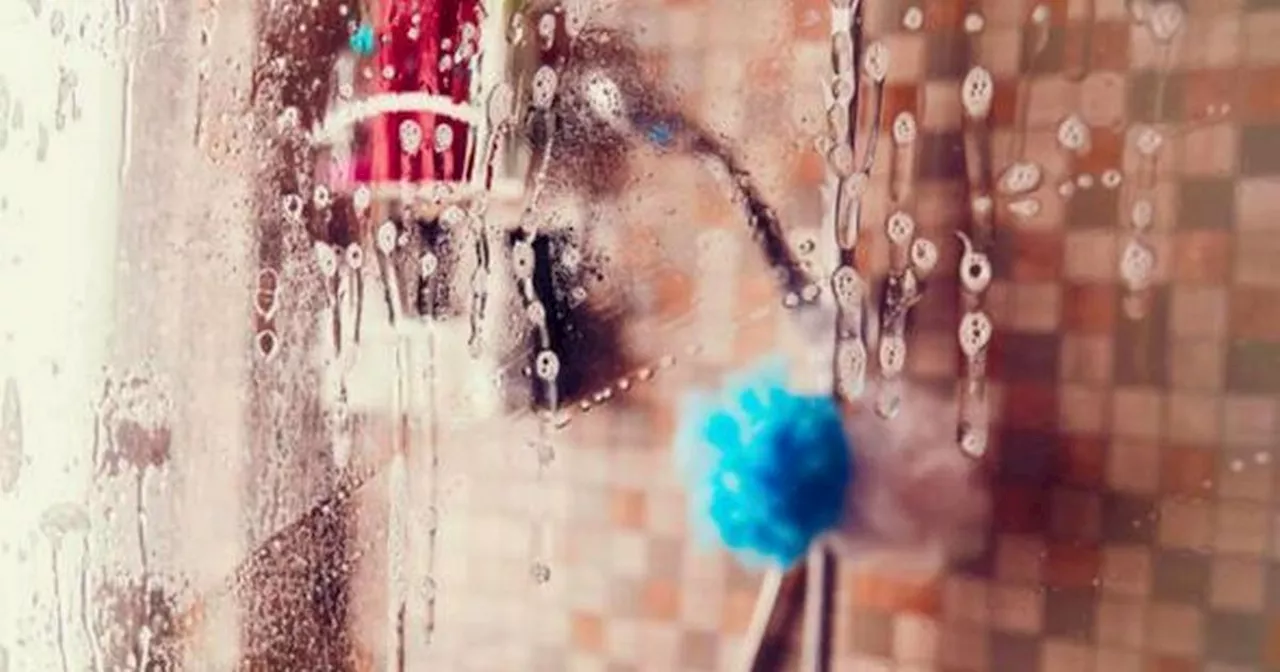 Effortlessly clean shower doors and eliminate limescale using kitchen ingredient