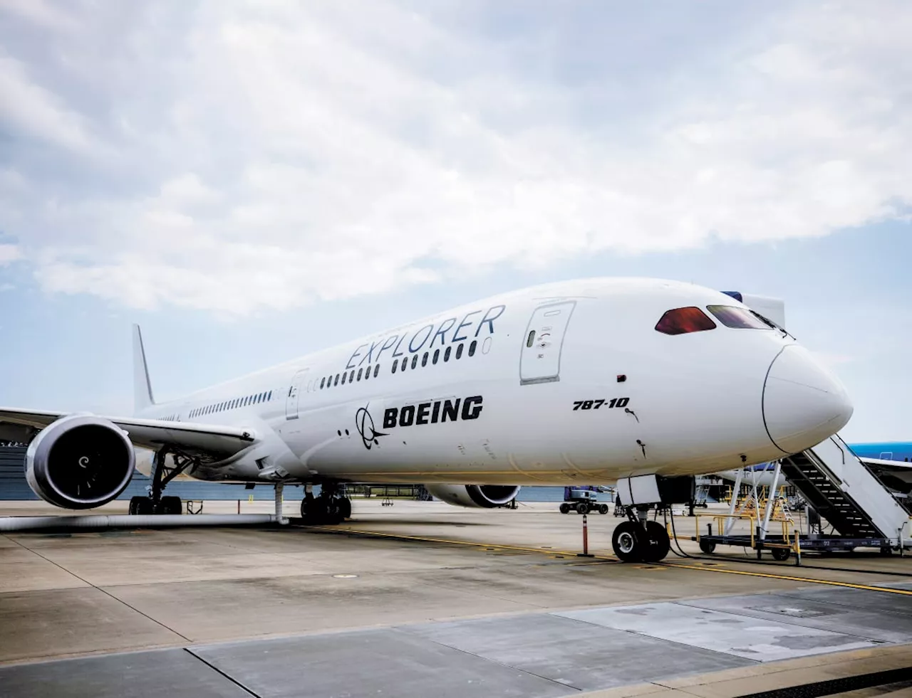 Boeing logra un acuerdo sindical con un alza salarial del 25% para evitar la huelga