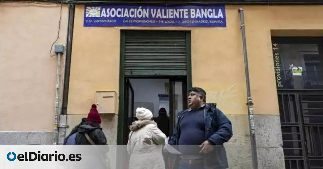 El Ayuntamiento de Madrid expulsa a dos asociaciones de asistencia a migrantes de locales municipales en Lavapiés