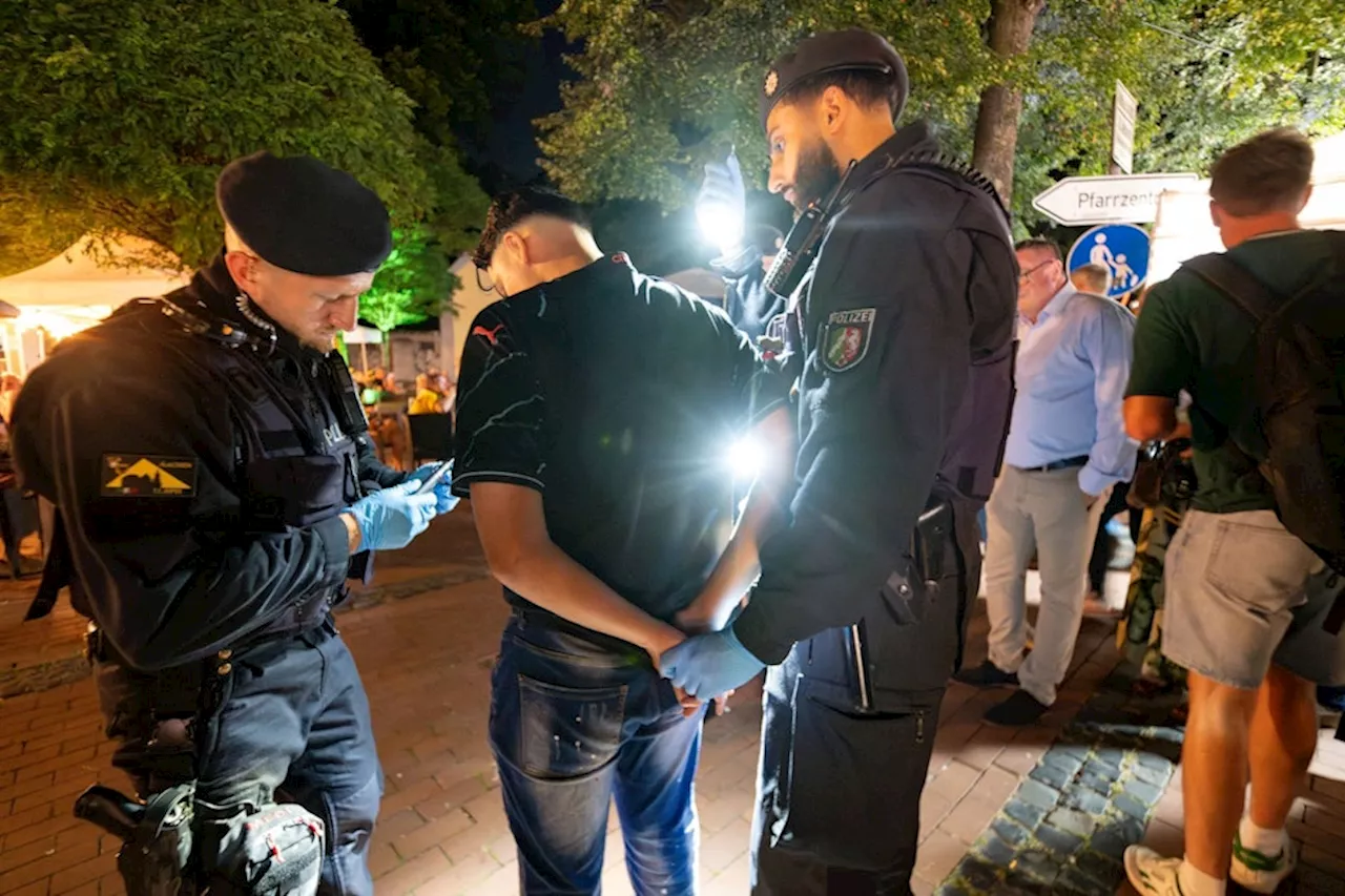 Pützchens Markt Bonn: Polizei-Kontrollen, Messer sichergestellt