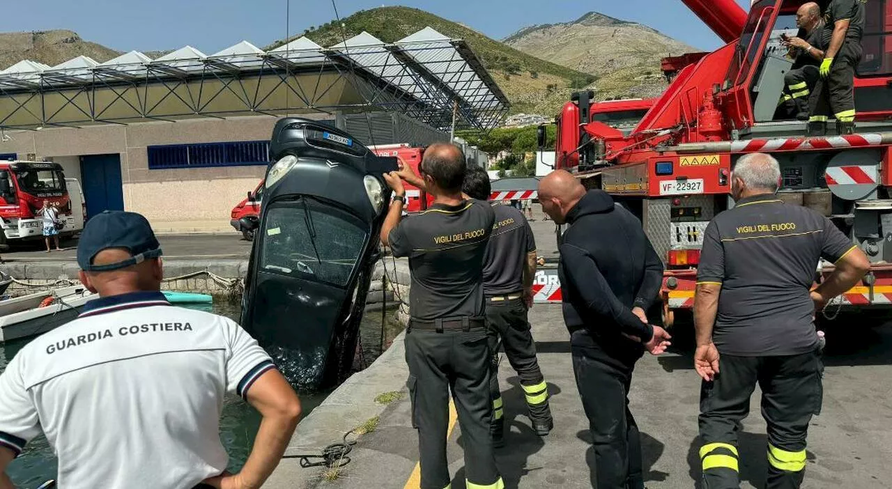 Con l’auto finisce in mare, muore farmacista 85enne