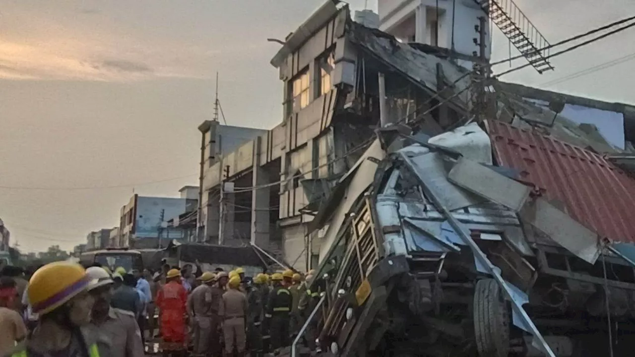 Lucknow Building Collapse: हादसे के बाद एलडीए कार्यालय रात में खोला, अफसर बोले- पास है नक्शा