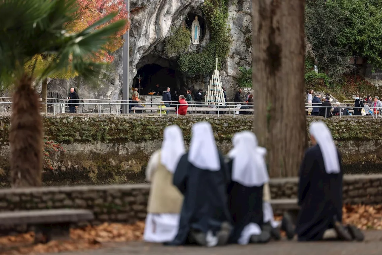 La grotte du sanctuaire de Lourdes a rouvert au public après des inondations