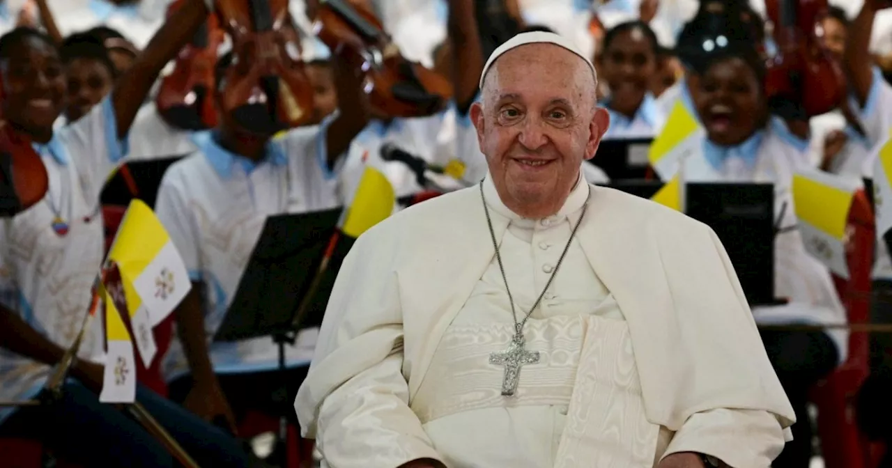 Papa Francisco llegó a Papúa Nueva Guinea en s