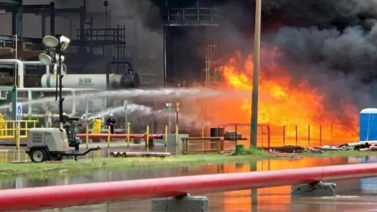 Oaxaca: Las imágenes del fuerte incendio en la Refinería de Salina Cruz de Pemex