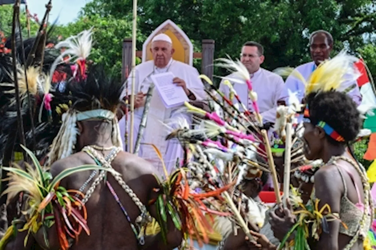 In Papua New Guinea, Pope Francis holds Mass for Catholics ‘at the edge of the world’