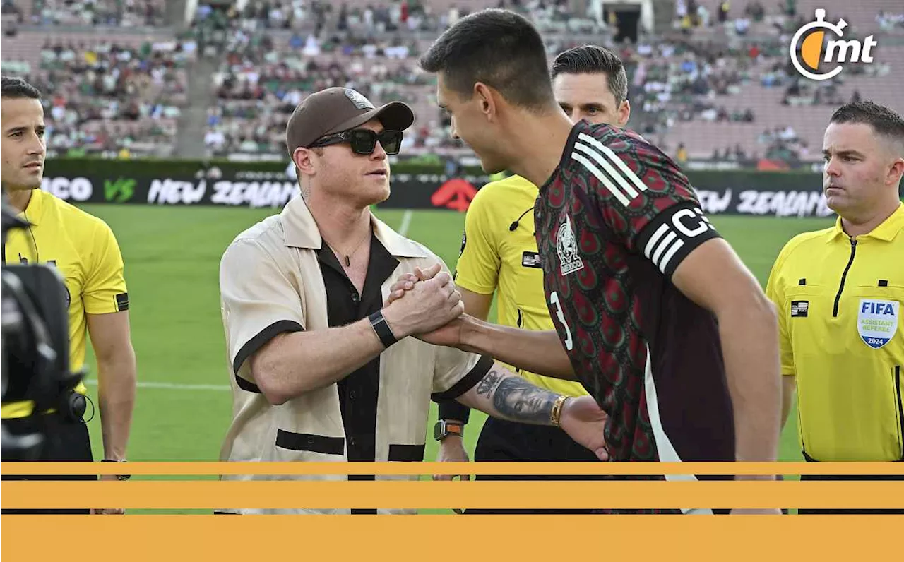 Canelo Álvarez convivió con los jugadores de la Selección Mexicana en el vestidor