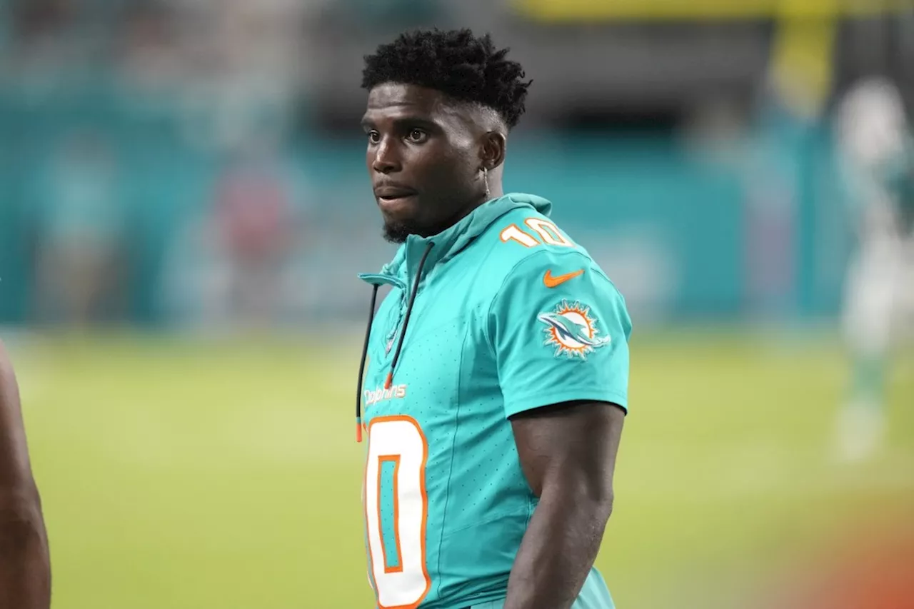 Tyreek Hill is briefly detained for a traffic violation ahead of Dolphins' season opener