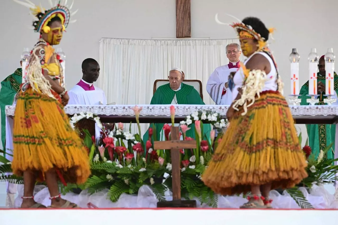 In Papua New Guinea, Pope holds mass 'at the edge of the world'