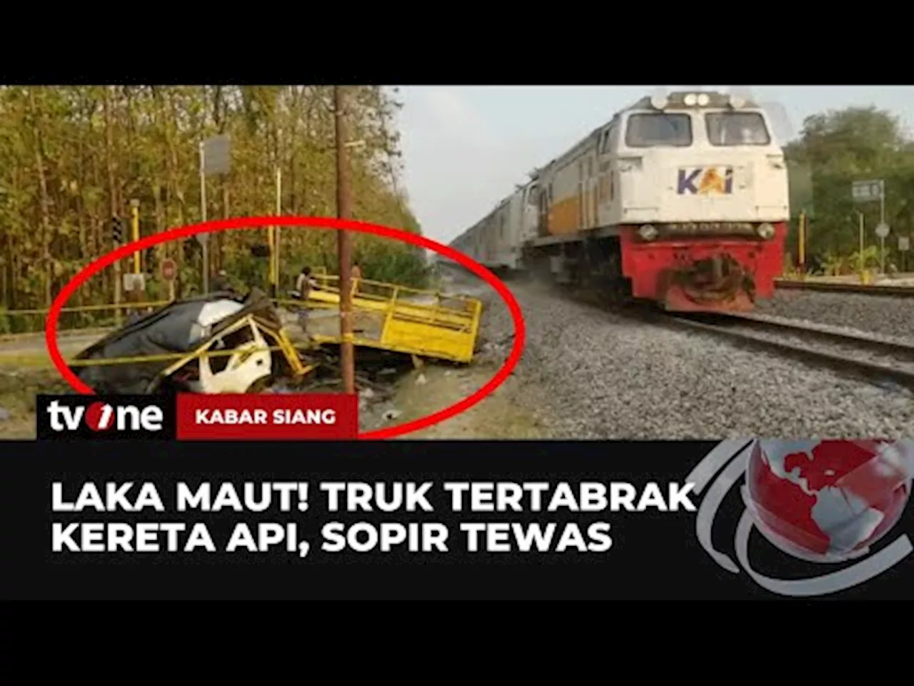 Truk Hancur Tertabrak Kereta Api di Ngawi, 1 Orang Tewas