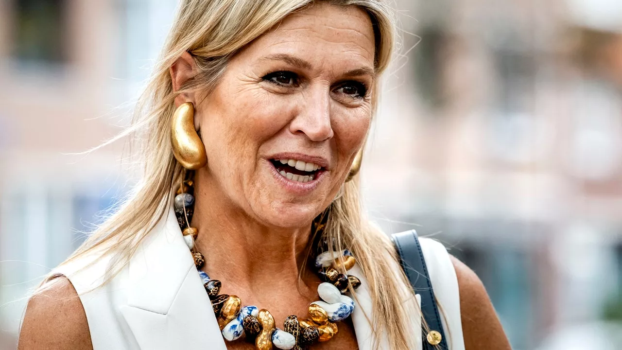 Le look royal du jour : Maxima des Pays-Bas ose le collier à maxi cacahuètes