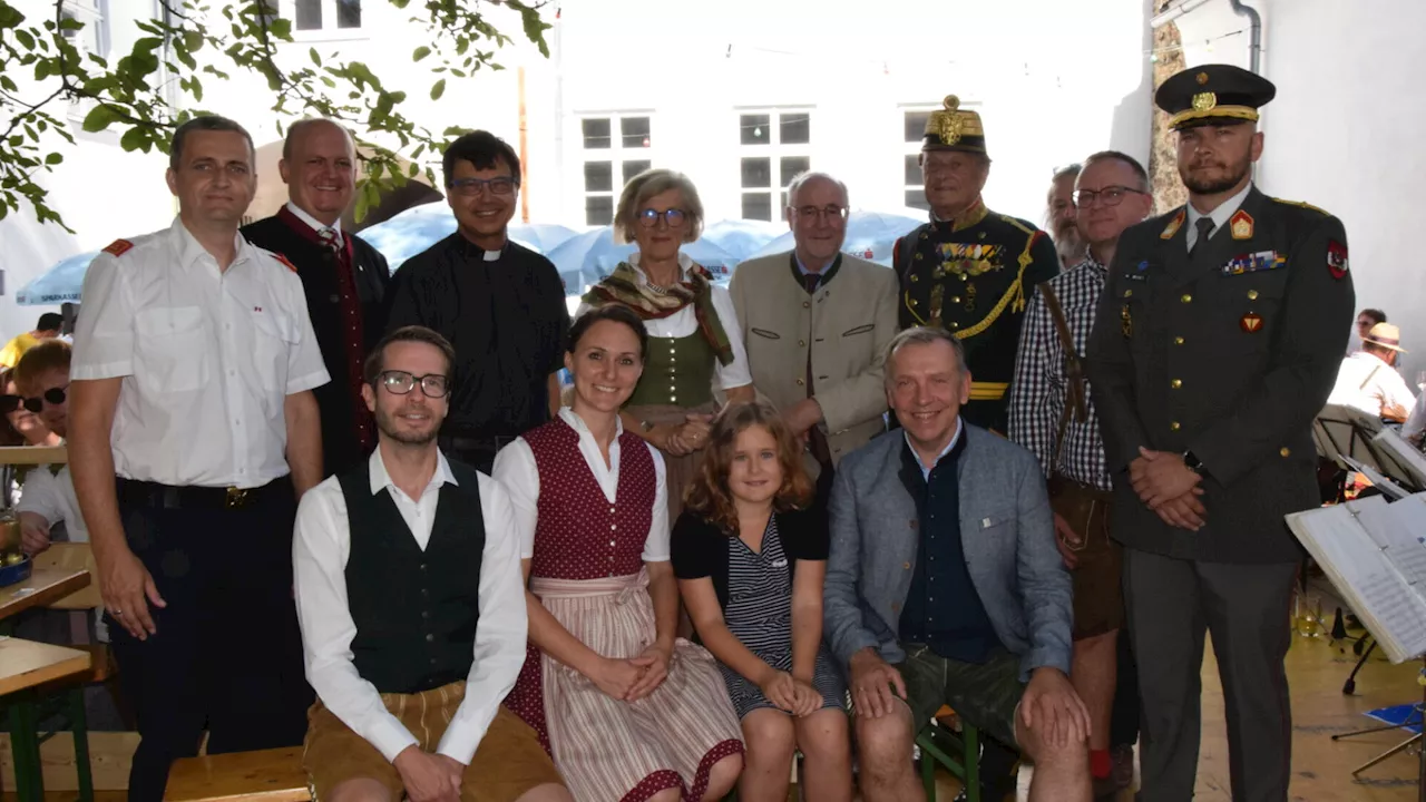 Volles Haus beim Dirndlgwandsonntag in Waidhofen