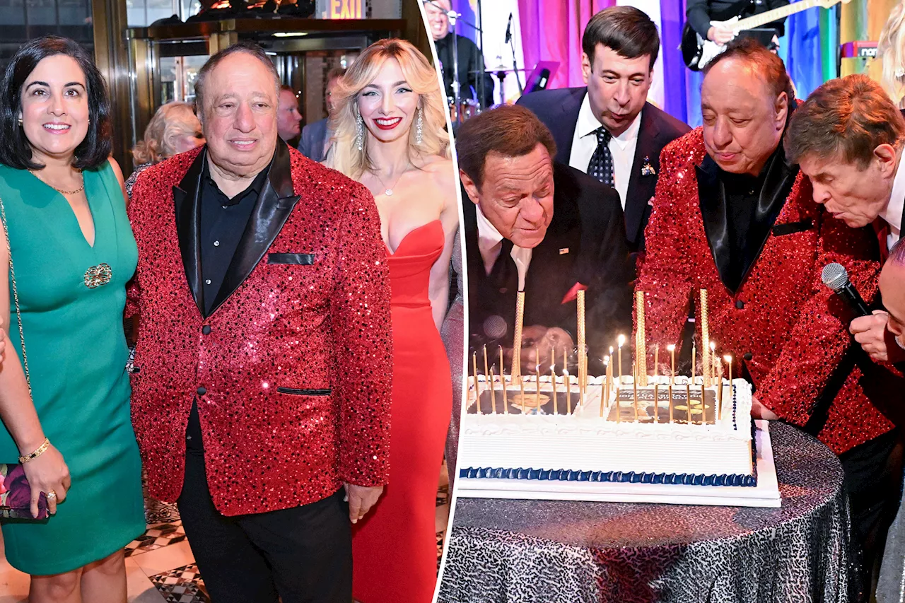 Chuck Schumer, Anthony Weiner, Bill de Blasio attend John Catsimatidis 76th birthday and WABC radio gala