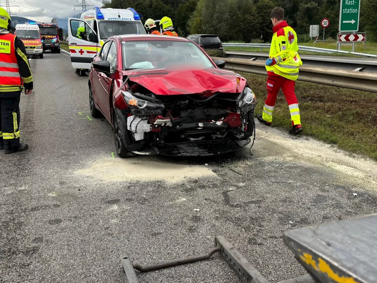 Vier Personen bei Auffahrunfall auf der A14 Höhe Hohenems verletzt