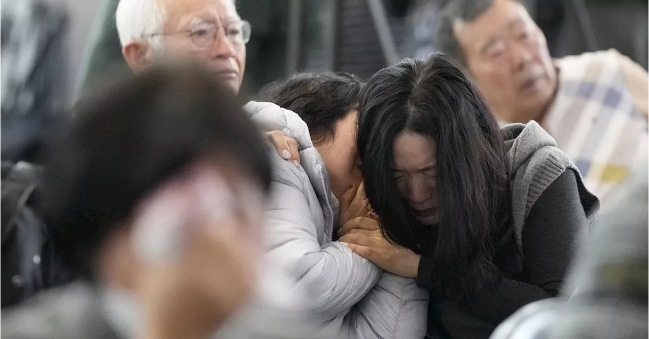 Relatives Pay Respects at Site of South Korea Plane Crash