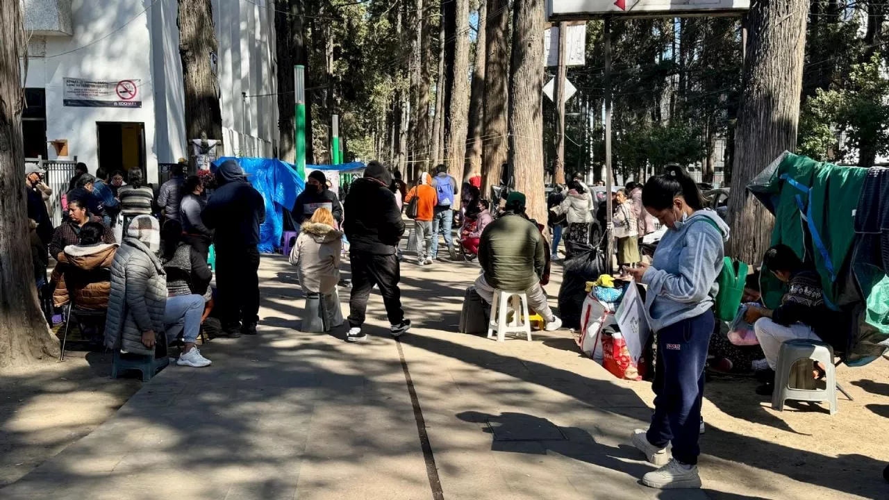 Edomex: Jóvenes llevan comida y esperanza al Hospital para el Niño