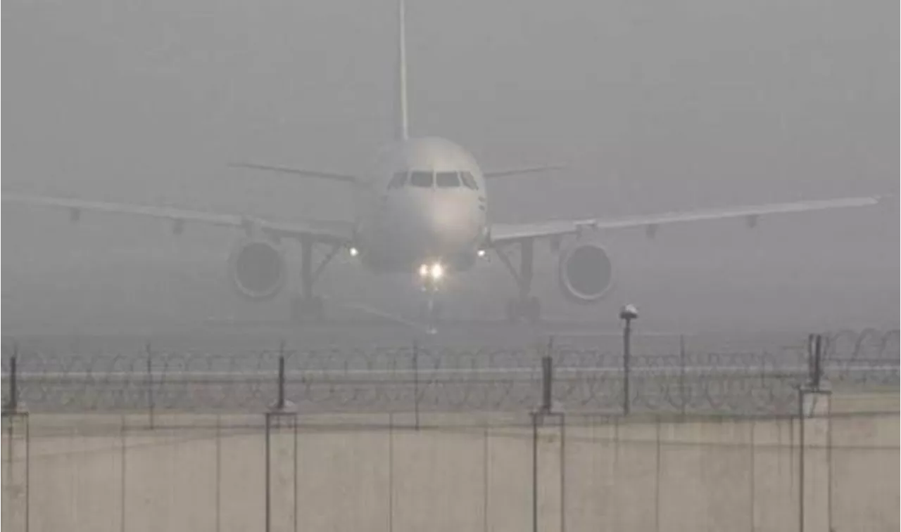 Flights diverted as thick fog closes Lahore Airport