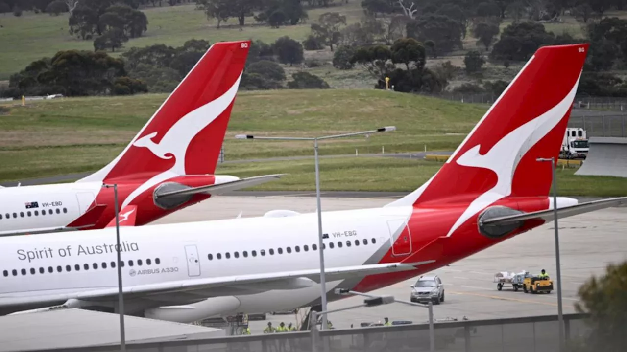 Qantas flight from Geraldton to Perth makes emergency landing over ‘technical issue’