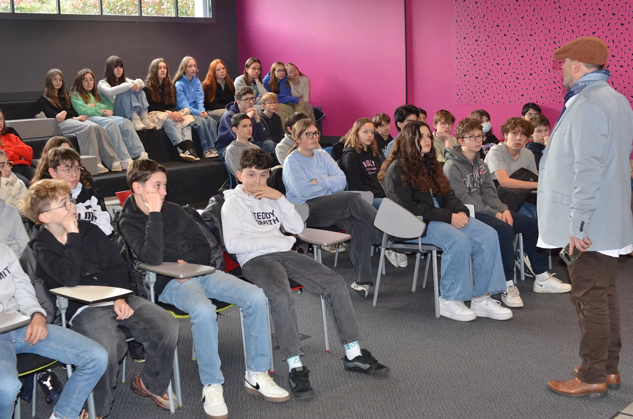 Collège Sainte-Anne de La Gacilly : du théâtre forum pour décortiquer le cyber-harcèlement