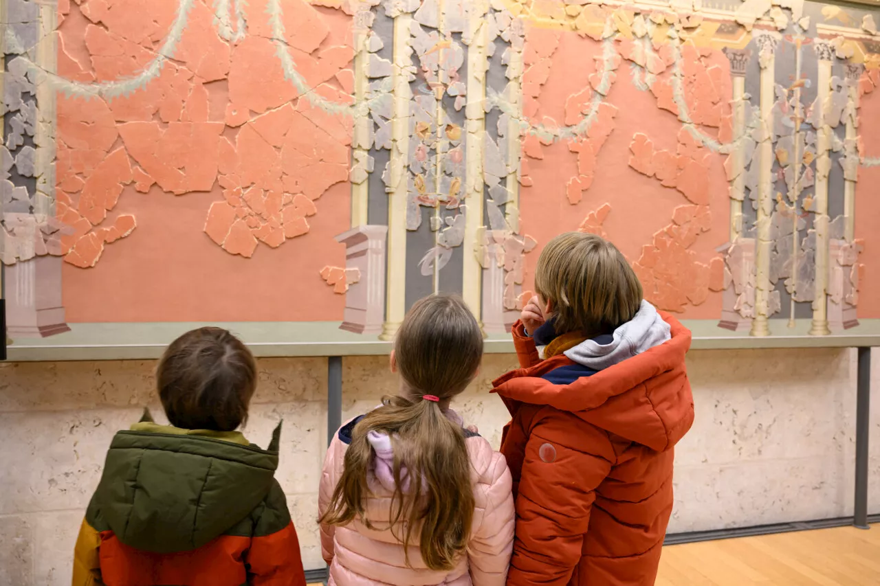 Une fresque antique romaine cachée depuis 2000 ans est désormais exposée à Chartres