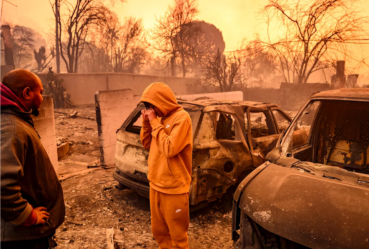 Incendi Los Angeles i più distruttivi di sempre in California, almeno 10 morti: le news