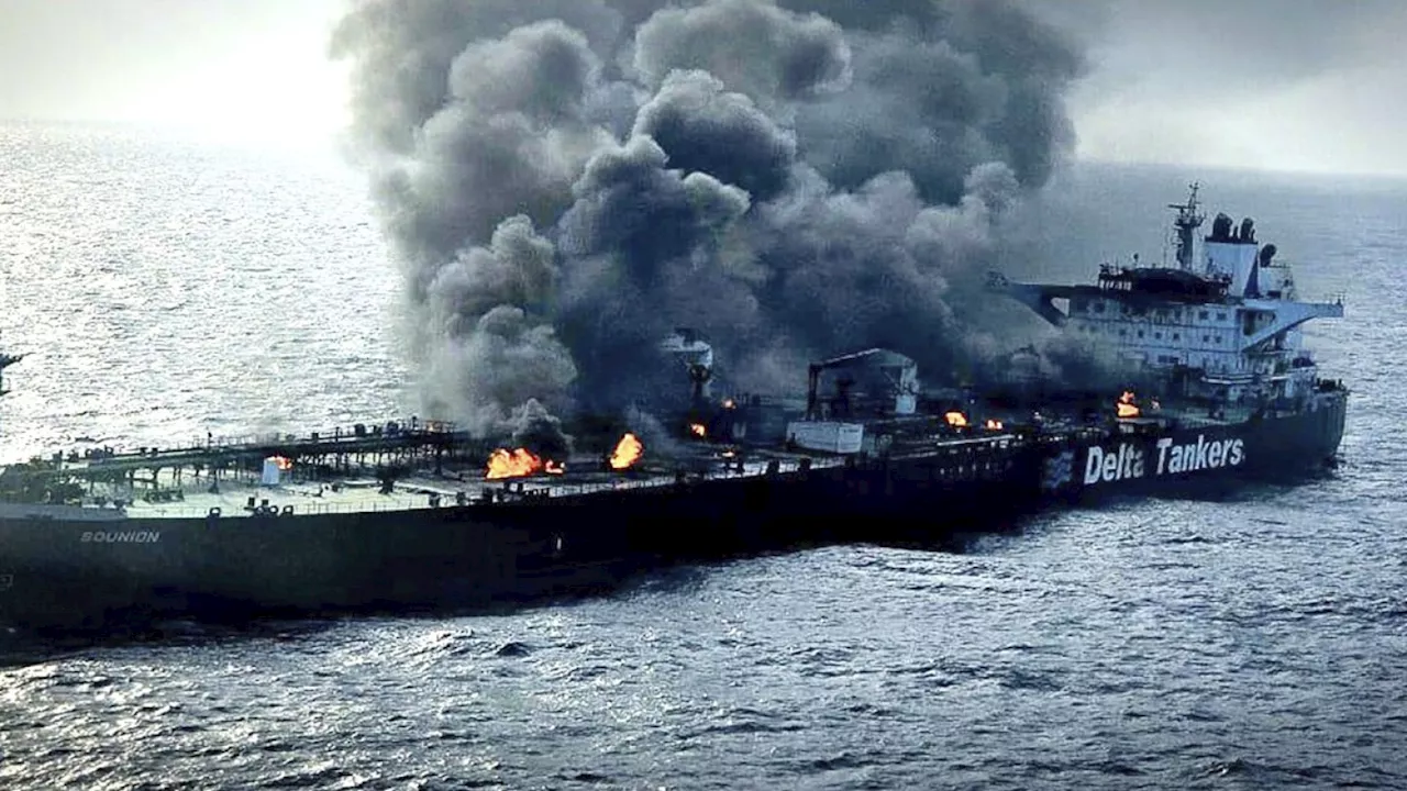 Tanker hit by Houthi rebels salvaged