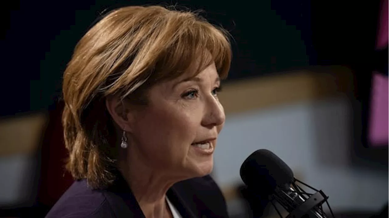 Christy Clark Considers Liberal Leadership, Wants to Scrap Carbon Tax