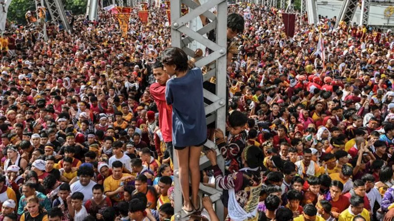 La procesión del 'Nazareno negro' de Filipinas atrae a cientos de miles de devotos