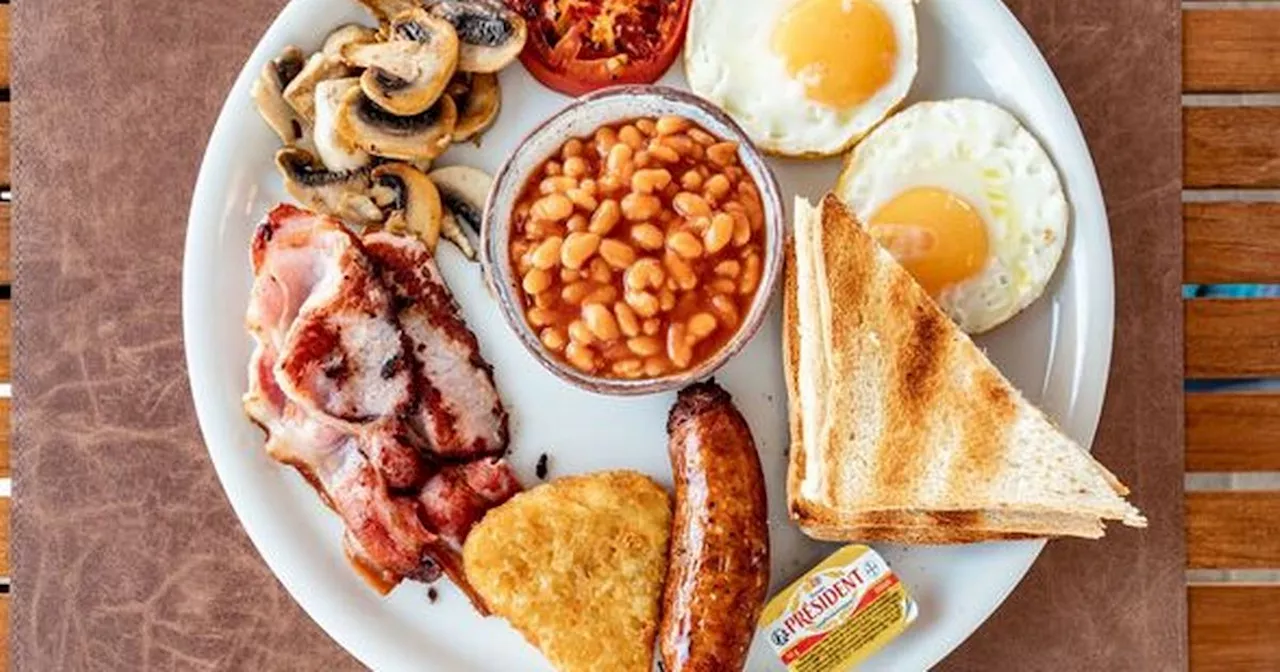 Five-minute full English breakfast recipe that only uses one pan