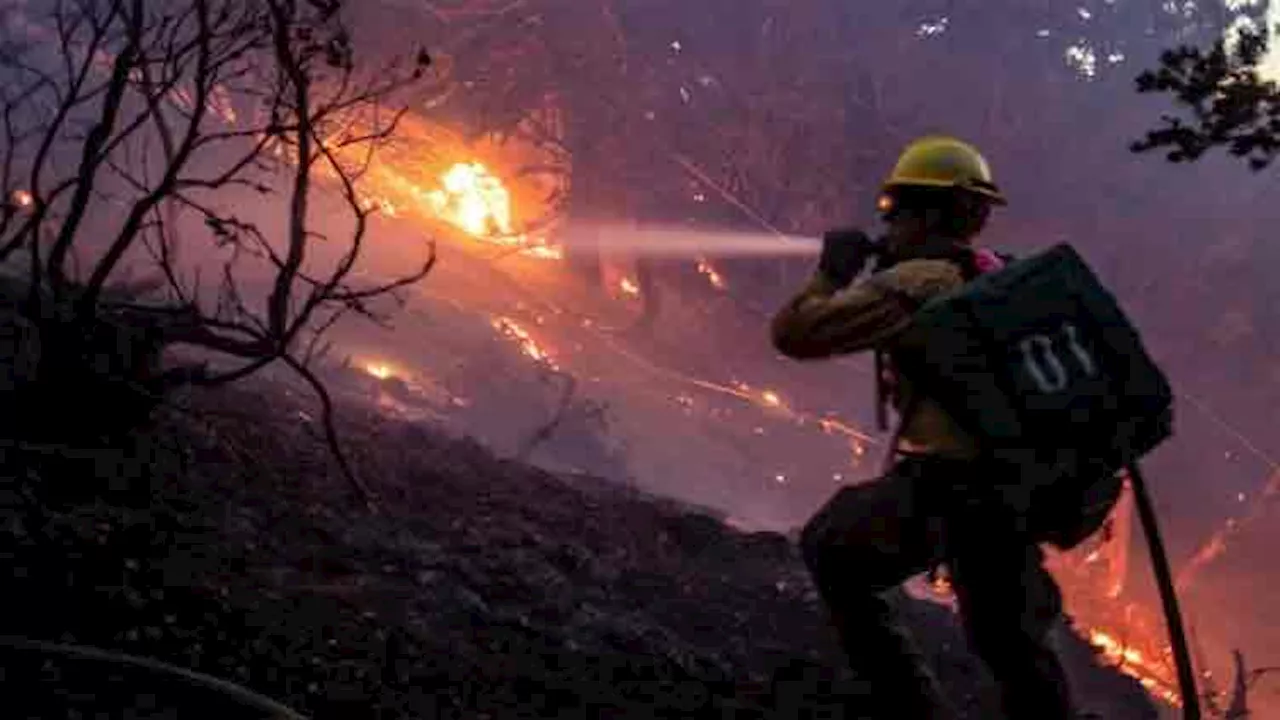 Los Angeles wildfire deaths at 10 as National Guard called in