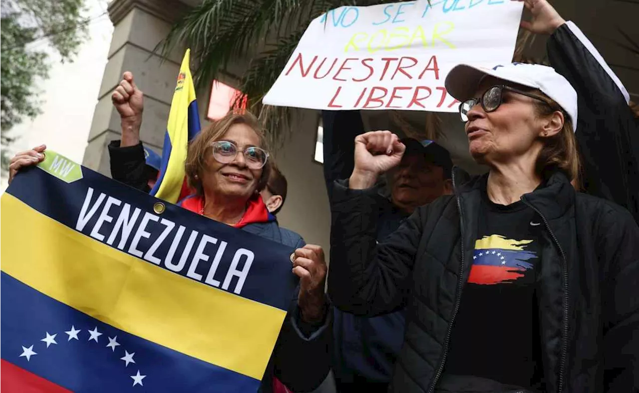 VIDEOS “¡Maduro delincuente, Edmundo presidente!”; venezolanos protestan en embajada en la CDMX