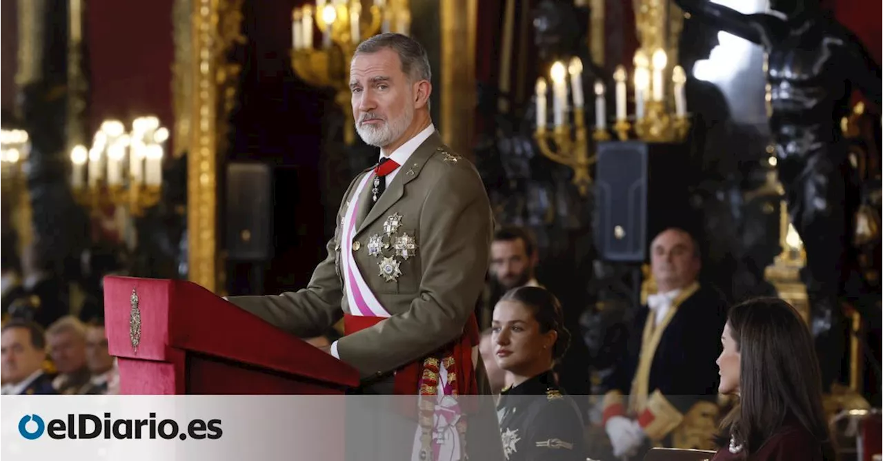 El discurso del rey en la Pascua Militar omitió un párrafo que calificaba a la dictadura franquista como 'una página oscura'