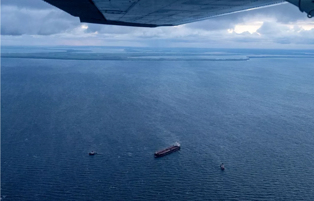 Sturm erschwert Lage am havarierten Öltanker «Eventin»