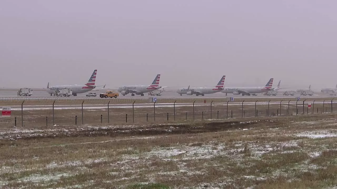 Winter Weather Causes Hundreds of Flight Cancellations at DFW, Love Field